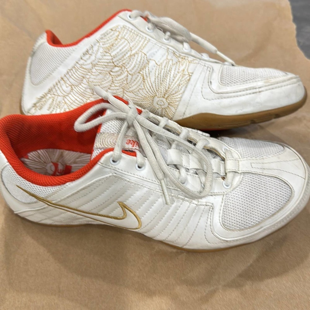Nike Musique 322967-111 White Running Shoes Lace Up Low Top Size 8